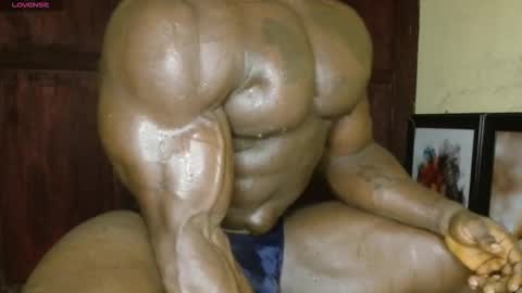 musclegod23 online show from February 18, 2026, 2:46 pm