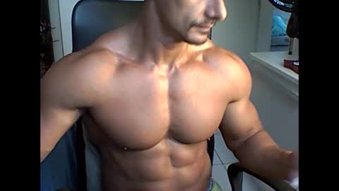 Snapshot of muscleoss chatting on January 8, 2025, 8:18 pm muscleoss online show from January 8, 2025, 8:18 pm