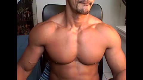 Snapshot of muscleoss chatting on January 9, 2025, 7:40 pm muscleoss online show from January 9, 2025, 7:40 pm