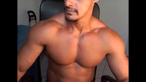 Snapshot of muscleoss chatting on February 7, 2025, 8:42 pm muscleoss online show from February 7, 2025, 8:42 pm