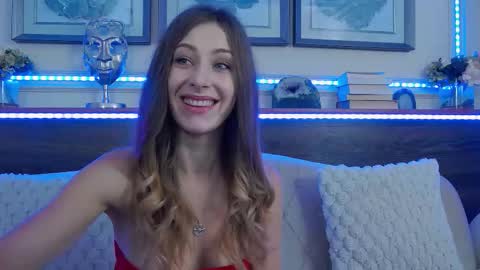 Snapshot of musedollx chatting on October 6, 2025, 7:44 pm Luna online show from October 6, 2025, 7:44 pm