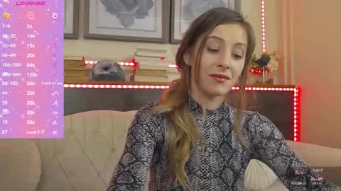 Snapshot of musedollx chatting on November 12, 2025, 7:24 pm Luna online show from November 12, 2025, 7:24 pm