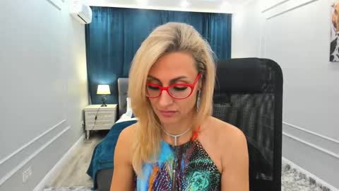 Snapshot of museofstage chatting on March 3, 2025, 2:37 pm Diana online show from March 3, 2025, 2:37 pm