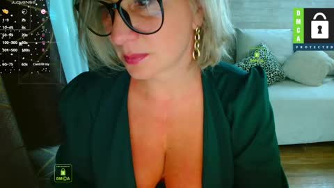 Snapshot of music_fairy chatting on June 9, 2026, 6:03 am Lana online show from June 9, 2026, 6:03 am