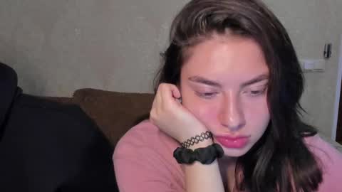 Snapshot of muuur_fam chatting on September 23, 2025, 8:23 pm HEY online show from September 23, 2025, 8:23 pm