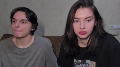 Snapshot of muuur_fam chatting on October 4, 2025, 5:44 pm HEY online show from October 4, 2025, 5:44 pm