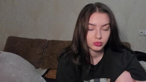 Snapshot of muuur_fam chatting on October 5, 2025, 1:31 pm HEY online show from October 5, 2025, 1:31 pm