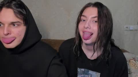 Snapshot of muuur_fam chatting on October 6, 2025, 7:00 pm HEY online show from October 6, 2025, 7:00 pm