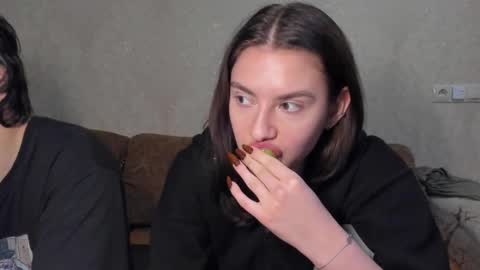 Snapshot of muuur_fam chatting on October 10, 2025, 6:29 pm HEY online show from October 10, 2025, 6:29 pm