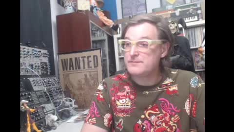 Snapshot of muziknerd chatting on December 29, 2024, 8:44 am Muziknerd online show from December 29, 2024, 8:44 am