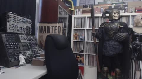 Muziknerd online show from December 4, 2025, 9:23 pm