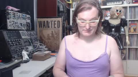 Snapshot of muziknerd chatting on March 22, 2026, 7:12 am Muziknerd online show from March 22, 2026, 7:12 am