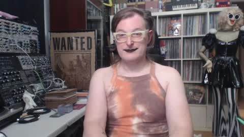 Muziknerd online show from April 14, 2026, 4:18 am