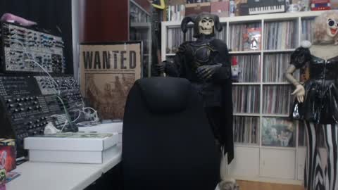 Muziknerd online show from April 30, 2026, 10:03 pm