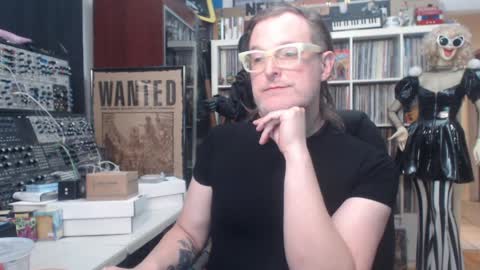Muziknerd online show from May 24, 2026, 6:51 am