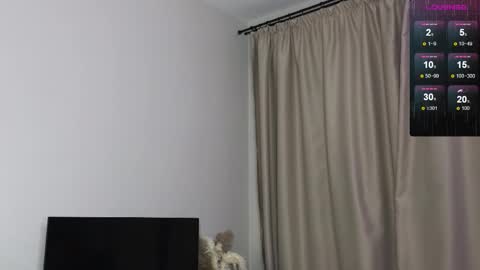 1x1 online show from November 18, 2025, 3:27 pm