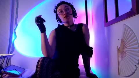 Mx. Anouk Divine online show from February 2, 2026, 2:21 am