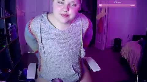 Caidra online show from March 7, 2025, 6:02 am