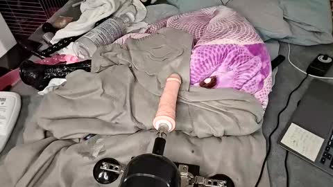 Snapshot of my_dirty_office chatting on February 23, 2025, 5:12 am my_dirty_office online show from February 23, 2025, 5:12 am