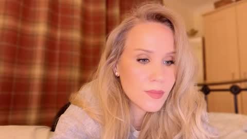 Snapshot of myassistant chatting on December 26, 2024, 8:00 pm Mya-be Yours P online show from December 26, 2024, 8:00 pm