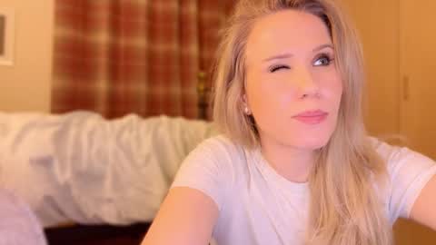 Snapshot of myassistant chatting on December 26, 2024, 11:03 pm Mya-be Yours P online show from December 26, 2024, 11:03 pm