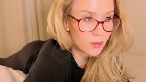 Snapshot of myassistant chatting on January 14, 2025, 9:30 pm Mya-be Yours P online show from January 14, 2025, 9:30 pm