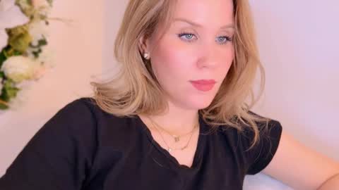 Snapshot of myassistant chatting on February 3, 2025, 10:54 pm Mya-be Yours P online show from February 3, 2025, 10:54 pm