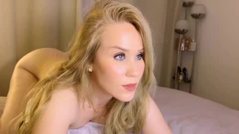 Snapshot of myassistant chatting on February 7, 2025, 11:55 pm Mya-be Yours P online show from February 7, 2025, 11:55 pm