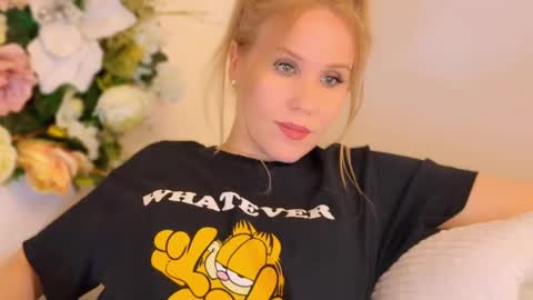 Snapshot of myassistant chatting on February 11, 2025, 10:07 pm Mya-be Yours P online show from February 11, 2025, 10:07 pm