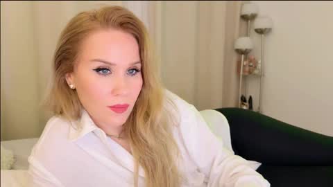 Snapshot of myassistant chatting on February 22, 2025, 12:49 am Mya-be Yours P online show from February 22, 2025, 12:49 am