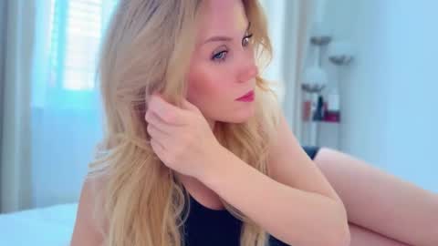 Snapshot of myassistant chatting on September 25, 2025, 4:00 pm Mya-be Yours P online show from September 25, 2025, 4:00 pm