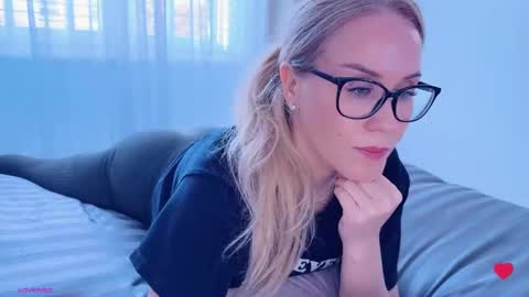 Snapshot of myassistant chatting on October 7, 2025, 3:53 pm Mya-be Yours P online show from October 7, 2025, 3:53 pm