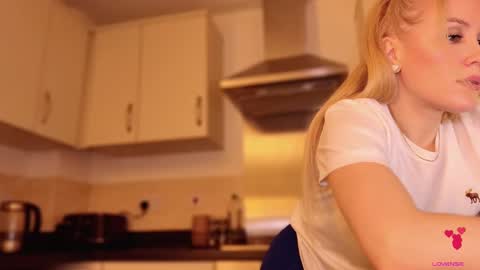 Mya-be Yours P online show from December 4, 2025, 8:39 pm