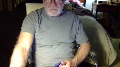 r-glenn-01 online show from February 16, 2026, 4:19 am