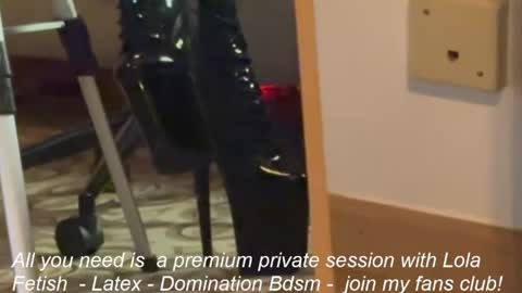 Lola online show from April 16, 2026, 8:20 pm