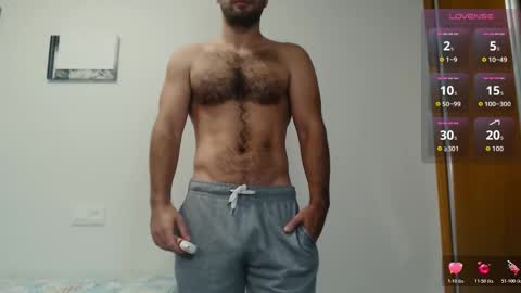 Snapshot of myhairymacho chatting on October 28, 2025, 10:52 am Juan OF myhairymacho online show from October 28, 2025, 10:52 am