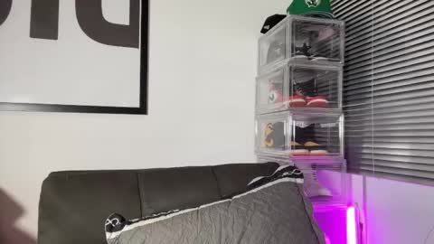 Myke esthetic online show from October 8, 2025, 1:14 am