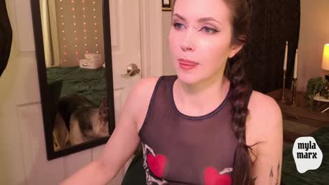 Snapshot of myla_marx chatting on December 27, 2024, 8:35 am Myla Marx online show from December 27, 2024, 8:35 am