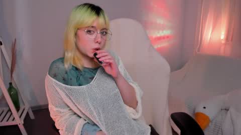 Snapshot of mylaweb chatting on December 9, 2024, 2:45 am MylaFlores online show from December 9, 2024, 2:45 am