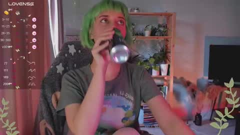 Snapshot of mylaweb chatting on March 9, 2025, 5:11 am MylaFlores online show from March 9, 2025, 5:11 am