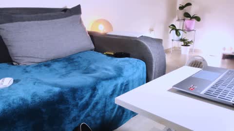 Snapshot of mylegsonheels chatting on December 7, 2024, 9:00 pm Anda online show from December 7, 2024, 9:00 pm