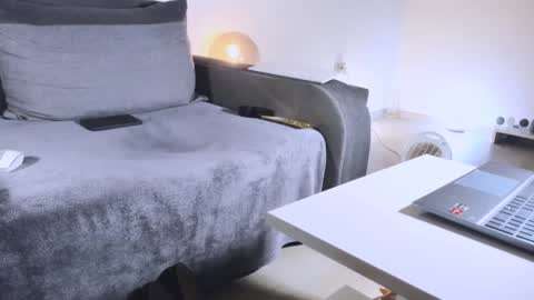 Snapshot of mylegsonheels chatting on February 4, 2025, 12:19 am Anda online show from February 4, 2025, 12:19 am