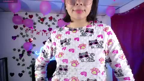helen online show from February 9, 2025, 8:44 am