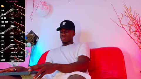 Snapshot of mylowallacee chatting on March 9, 2025, 12:10 am Mylo Wallace online show from March 9, 2025, 12:10 am