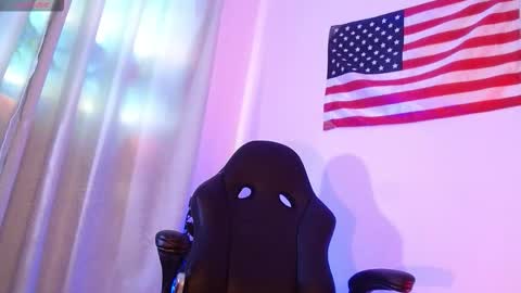 Snapshot of mylowallacee chatting on October 29, 2025, 7:15 pm Mylo Wallace online show from October 29, 2025, 7:15 pm