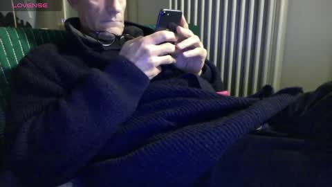 Snapshot of mynakedbeach chatting on January 4, 2025, 6:09 pm Bi sexy guy lovense hush is on private is open or password show tip if you like. online show from January 4, 2025, 6:09 pm