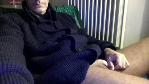 Snapshot of mynakedbeach chatting on January 27, 2025, 4:22 pm Bi sexy guy lovense hush is on private is open or password show tip if you like. online show from January 27, 2025, 4:22 pm