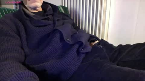 Snapshot of mynakedbeach chatting on January 29, 2025, 4:19 pm Bi sexy guy lovense hush is on private is open or password show tip if you like. online show from January 29, 2025, 4:19 pm