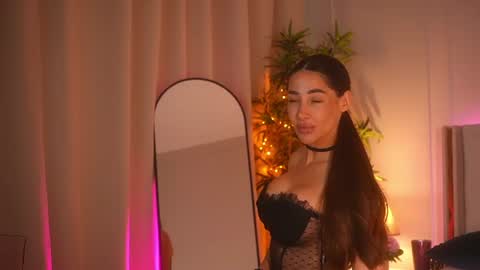 Snapshot of myriamfox_ chatting on June 27, 2026, 4:50 am Miryam online show from June 27, 2026, 4:50 am