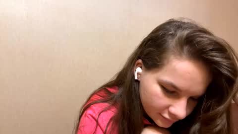 Luna online show from November 6, 2025, 2:01 am